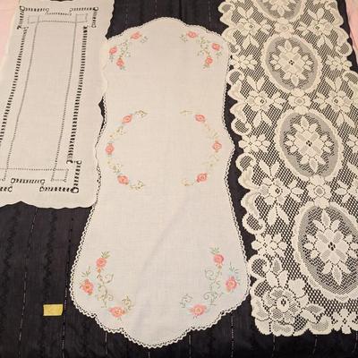 Vintage dresser scarf, Runners