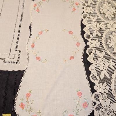 Vintage dresser scarf, Runners