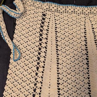 Vintage Crocheted apron, Doilies
