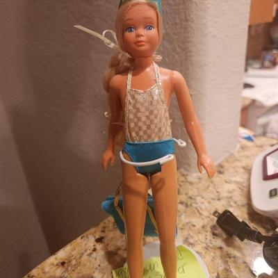 1984 Sun Gold Malibu Skipper W/ Sunglasses and Foldout Bag