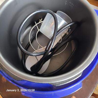 Sale Photo Thumbnail #165: This looks to have never been used, powers up, did not make any food.