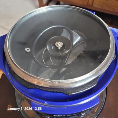 Sale Photo Thumbnail #164: This looks to have never been used, powers up, did not make any food.