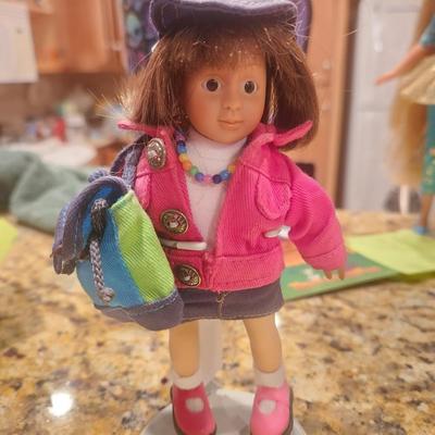 1999 Mini Elizabeth Brunette Collectors Lane Kids Dalton Hudson Corp