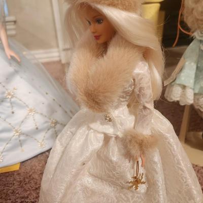 1998 Barbie Winter Evening