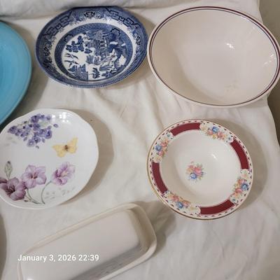 Sale Photo Thumbnail #178: Pealtzgtaff butter dish, Atlas 22 k gold leaf plate, corelle bowl, churchhill bowl etc, see photos, no cracks or chips