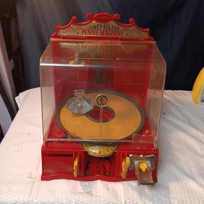 CONEY-ISLAND PENNY CRANE MACHINE BY REMCO