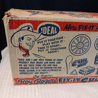 ROY ROGERS FIX-IT CHUCK WAGON AND JEEP TOY BY IDEAL IN GREAT SHAPE!