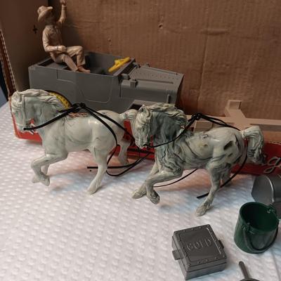ROY ROGERS FIX-IT CHUCK WAGON AND JEEP TOY BY IDEAL IN GREAT SHAPE!