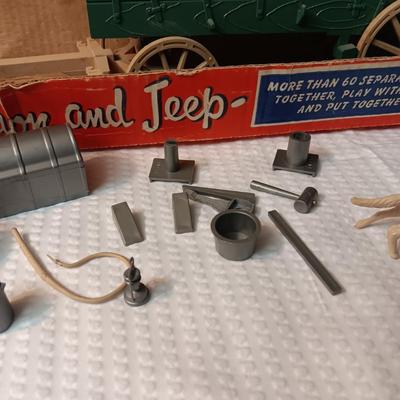 ROY ROGERS FIX-IT CHUCK WAGON AND JEEP TOY BY IDEAL IN GREAT SHAPE!