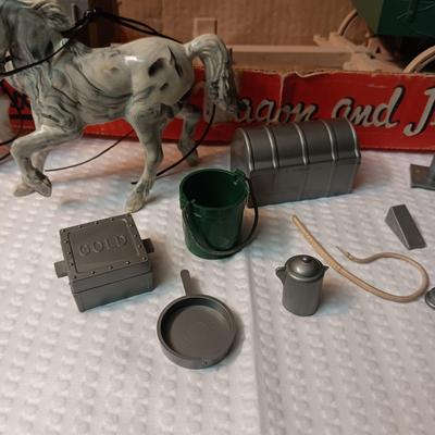 ROY ROGERS FIX-IT CHUCK WAGON AND JEEP TOY BY IDEAL IN GREAT SHAPE!