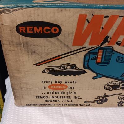 WORKING WHIRLYBIRD MOTORIZED RESCUE HELICOPTER 25 MAN ATTACK FORCE BY REMCO