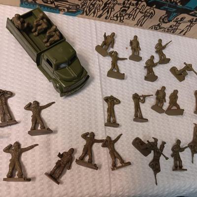 WORKING WHIRLYBIRD MOTORIZED RESCUE HELICOPTER 25 MAN ATTACK FORCE BY REMCO