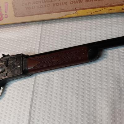 TOY BULLET SHOOTING CAP RIFLE BY MARX