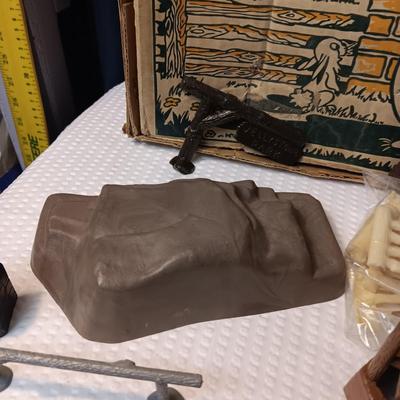 1962 YOGI BEAR JELLYSTONE NATIONAL PARK PLAYSET BY MARX