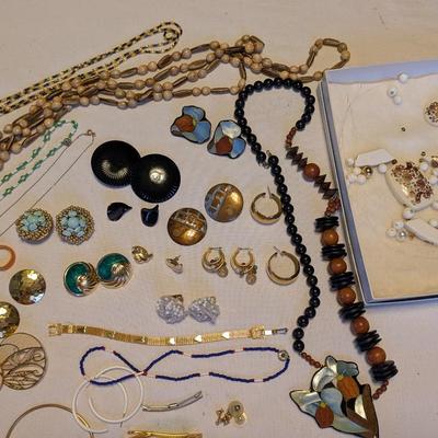 A Mixture of Some Great Jewelry