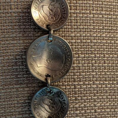 Pop out coin bracelet