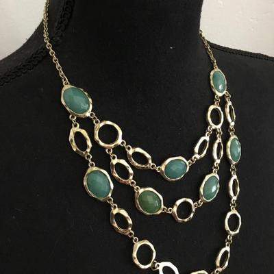 Beautiful vintage, goldtone statement, necklace