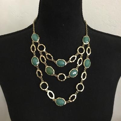 Beautiful vintage, goldtone statement, necklace