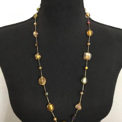 Beautiful vintage, art glass bead necklace