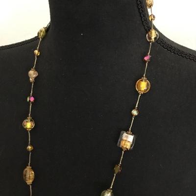 Beautiful vintage, art glass bead necklace