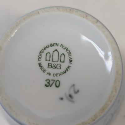 Vintage Porcelain & Ceramic Decor