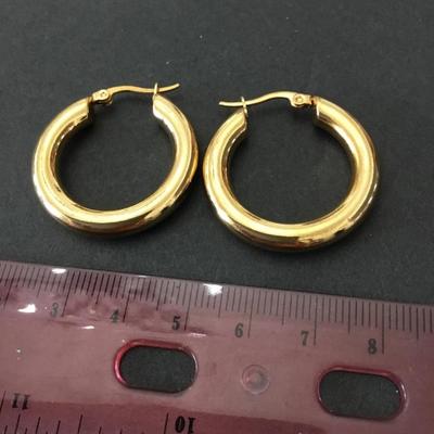 Beautiful, gold tone, hoop, earrings