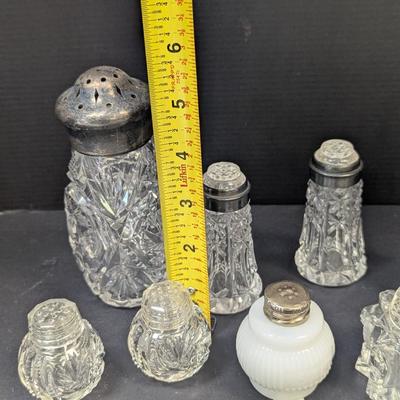 Vintage Salt & Pepper Shakers #8
