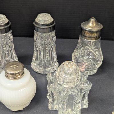 Vintage Salt & Pepper Shakers #8