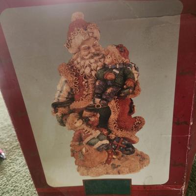 Cedar Creek Collection Santa statue