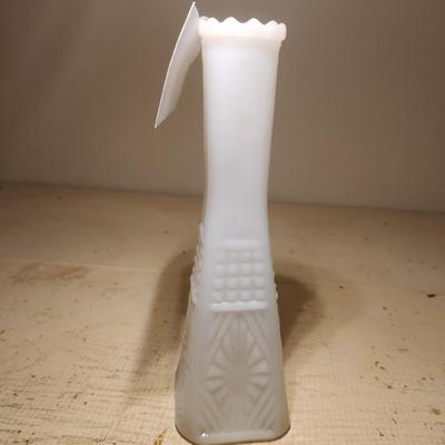 Milk glass vase