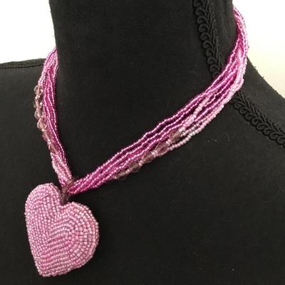Super cute very nice fuchsia, purple glass bead necklace with puffy heart pendant