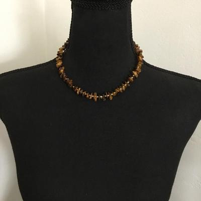 Beautiful, vintage, tigers eye gemstone chip necklace