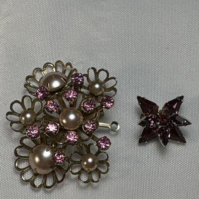2 vintage brooches