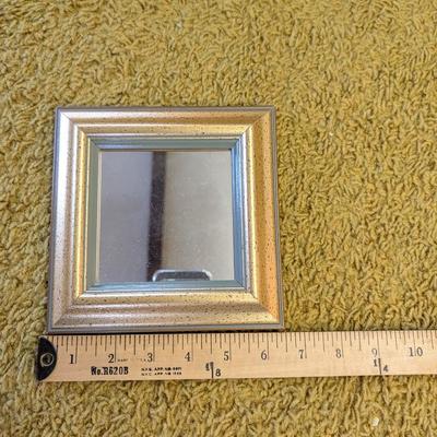 Lot of decorative mirrors