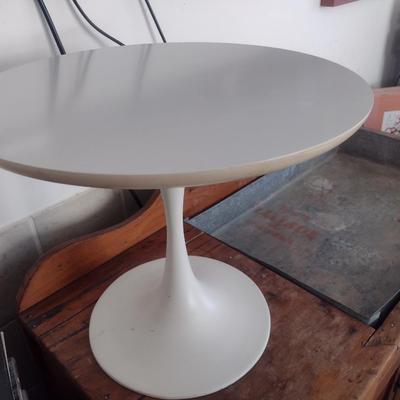 MCM Eero Saarinen Inspired Design Tulip Table 17.5" Choice B