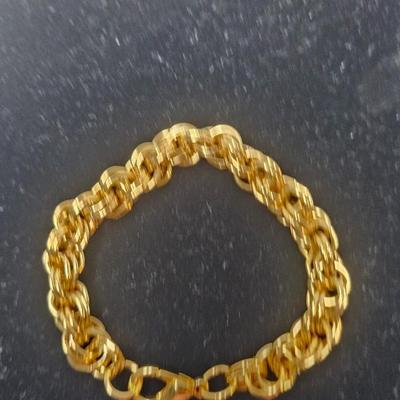Vintage Gold-Tone Interwoven Chain Bracelet | Classic Statement Style
