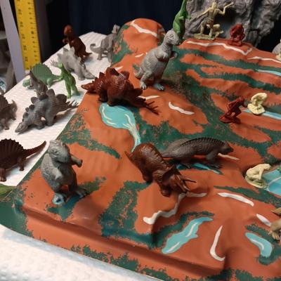 PREHISTORIC PLAYSET BY MARX (NO BOX)