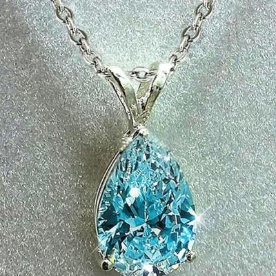 Silver Plated Teardrop-shaped Cubic Zirconia Inlaid Chain Necklace Adjustable
