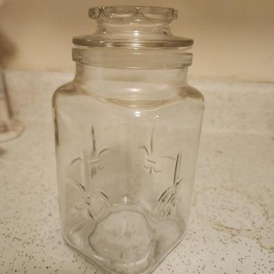 Glass jar