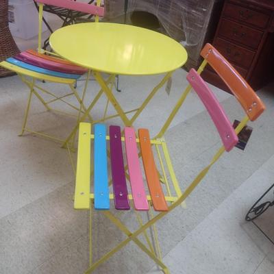 New Three-Piece Patio Chair and Table Set Folding Leg Design Set 1