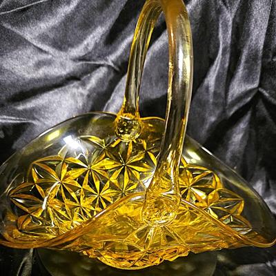 Vintage Indiana Glass Amber Yellow Handled Basket – Monticello / Constellation Pattern