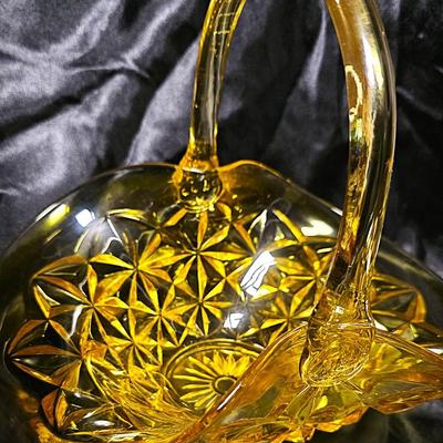 Vintage Indiana Glass Amber Yellow Handled Basket – Monticello / Constellation Pattern