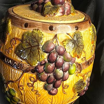 Pacific Rim Sonoma Grape Cookie Jar Wine Barrel Ceramic Hand-Painted Discontinued Pattern