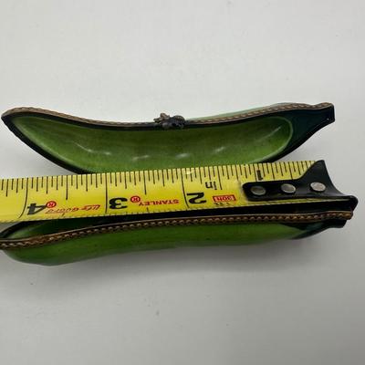 Hand-Painted Limoges France Pea Pod Porcelain Trinket Box