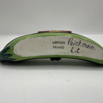 Hand-Painted Limoges France Pea Pod Porcelain Trinket Box
