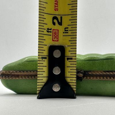 Hand-Painted Limoges France Pea Pod Porcelain Trinket Box