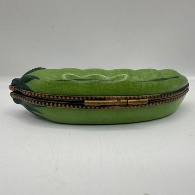 Hand-Painted Limoges France Pea Pod Porcelain Trinket Box