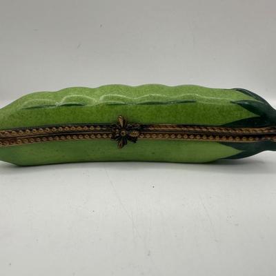 Hand-Painted Limoges France Pea Pod Porcelain Trinket Box