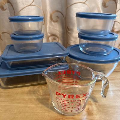 Pyrex Storage & measuring cup