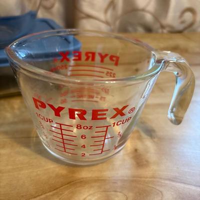 Pyrex Storage & measuring cup